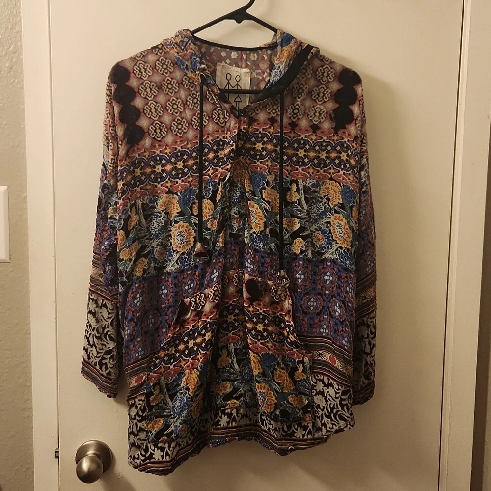 Johnny Was Geometric burnout velvet pull over. size XS